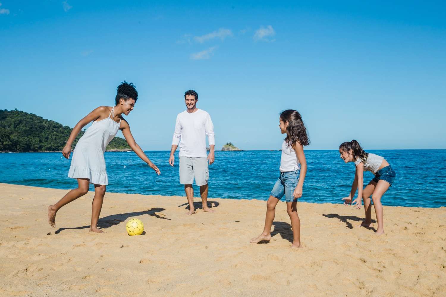 Families enjoying a day out at Jumeirah Beach Dubai